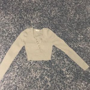 Used TWICE cute with some skinny jeans or with cargos!!